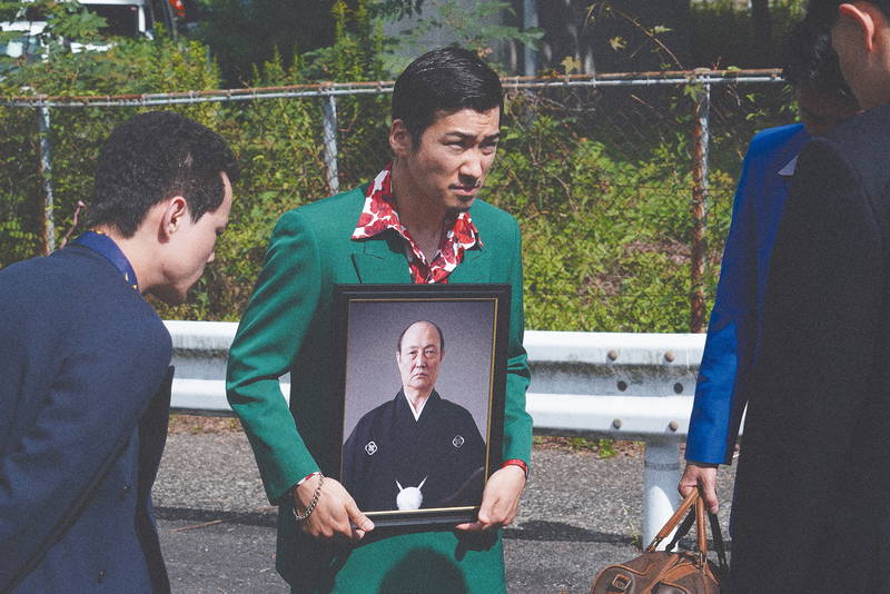 松坂桃李の一匹狼刑事　鈴木亮平の暴力団組長　魅力と色気あふれるキャラポスター公開　「孤狼の血」第二弾