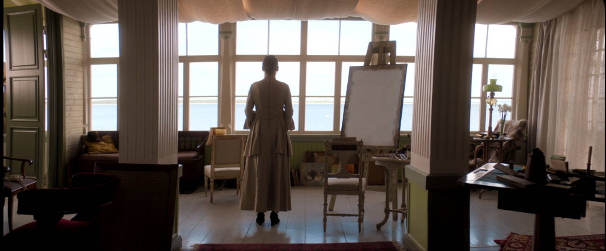 フィンランドの国民的画家ヘレン・シャルフベック　美しい自然の中で見せる微笑　「魂のまなざし」場面写真