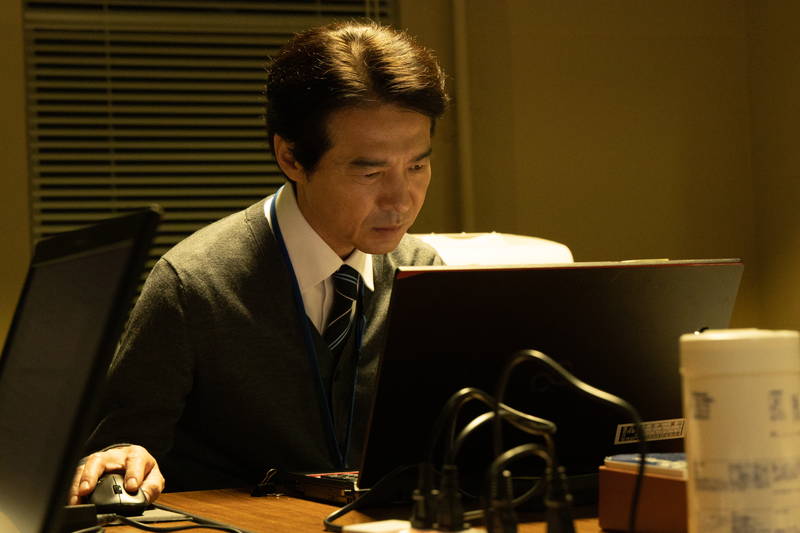 米倉涼子　権力の不正をとことん追及する鋭い視線　Netflix「新聞記者」場面写真