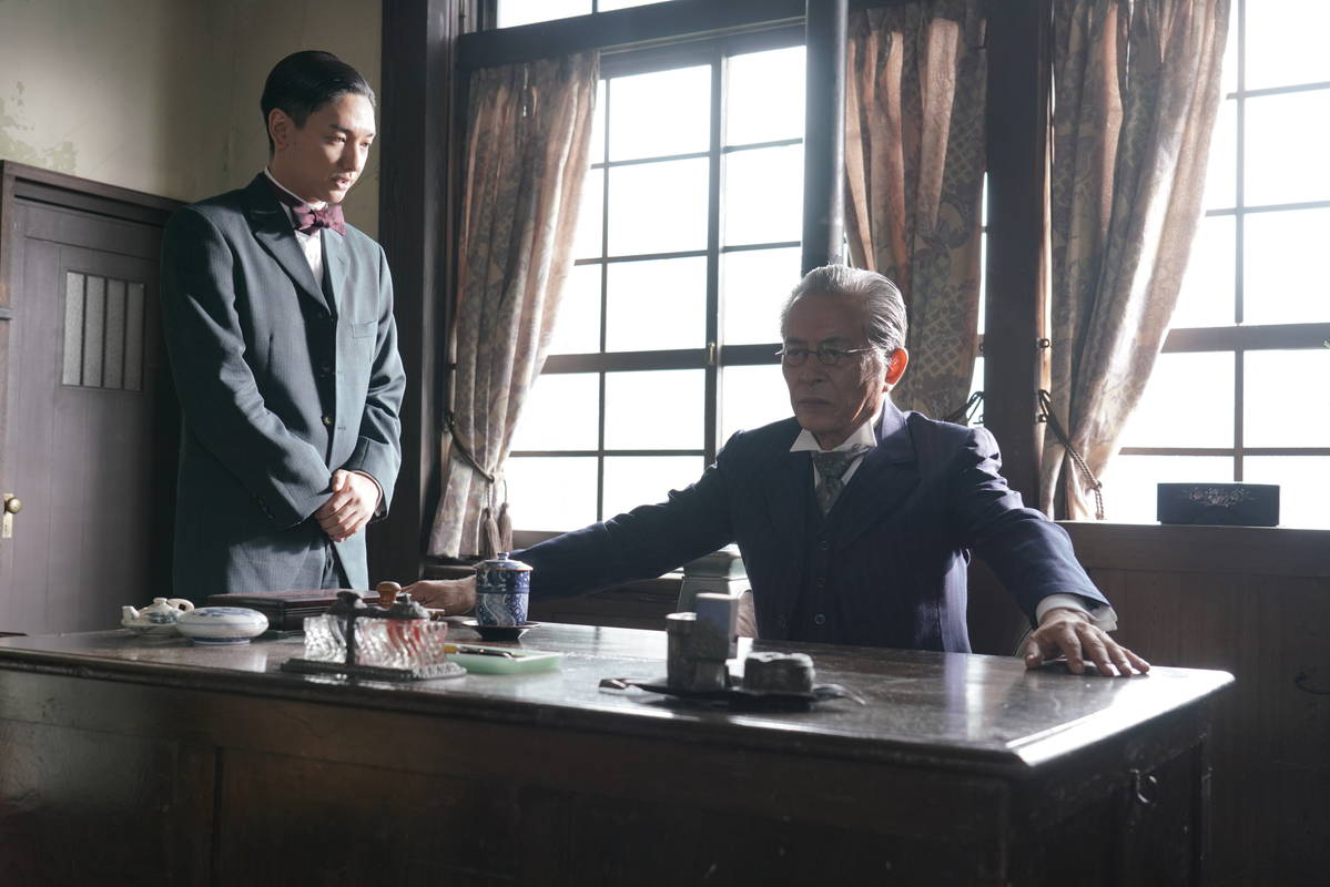 間宮祥太朗、苦しみながら出自を隠して生きる男を体現　「破戒」場面写真